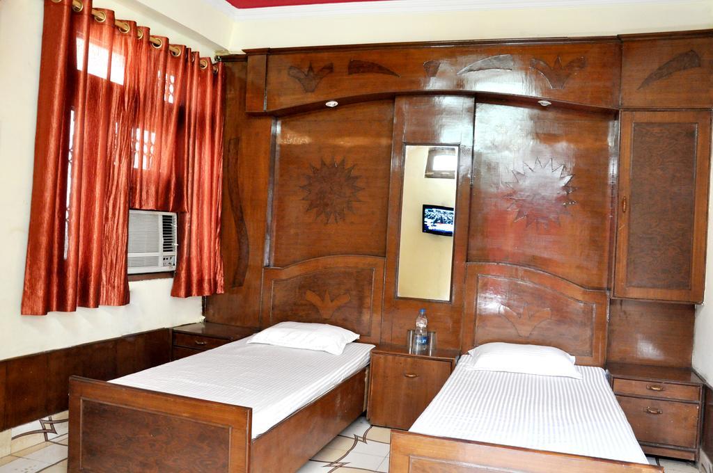 Hotel Le Ville - Unit Of Hotel Anuradha Palace Haridwar Phòng bức ảnh